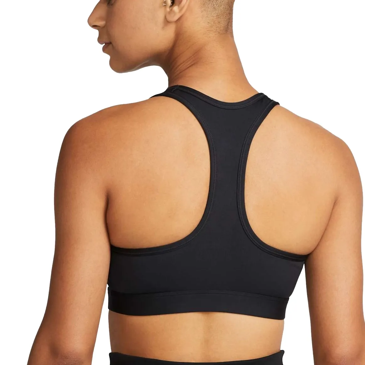 Vista traseira do top esportivo Nike feminino preto com decote em V e detalhes em branco